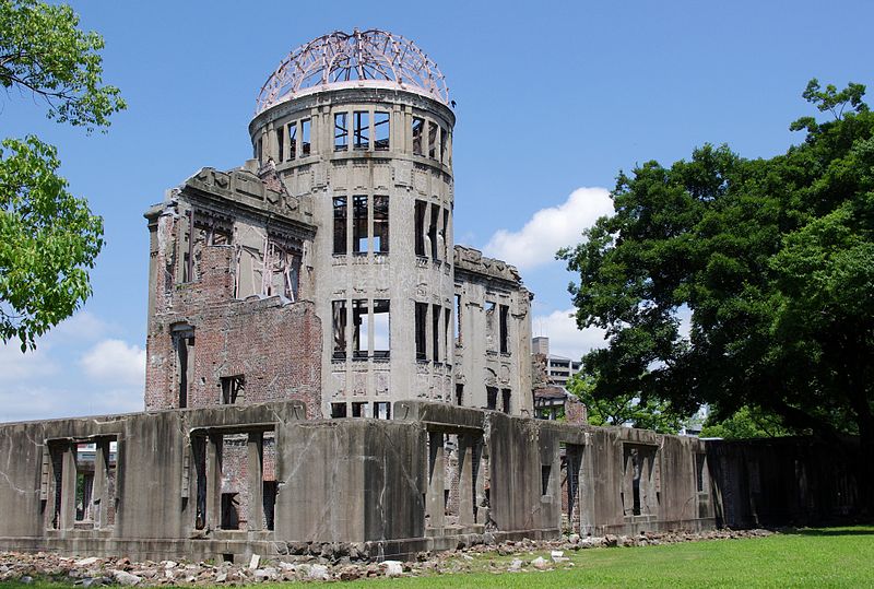 爆心地近くの原爆ドームの2010年の様子