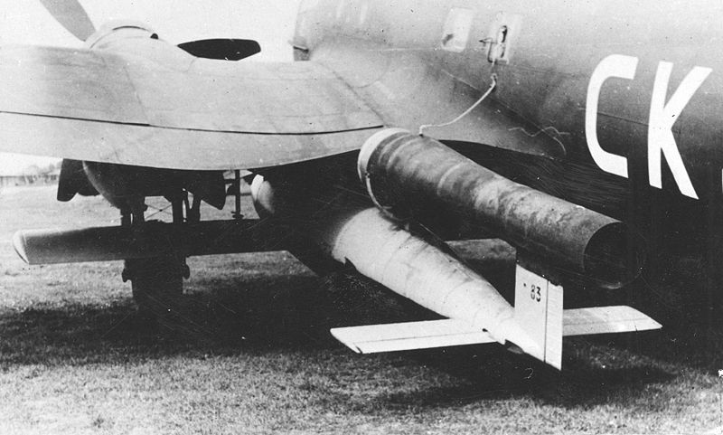 ハインケル He 111に吊り下げられたV-1
