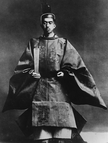1928年11月、即位の礼の昭和天皇