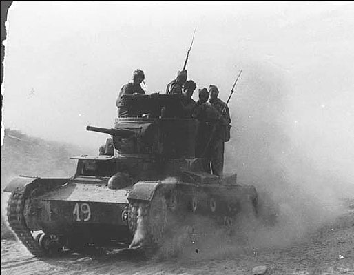 ベルチテの戦いにおける国際旅団のT-26戦車（1937年9月）